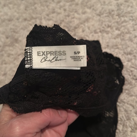 Bralette black lace express size small - Picture 4 of 4